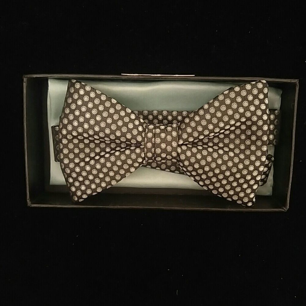MEN'S LARR BRIO BOW TIE AND HANKY SET